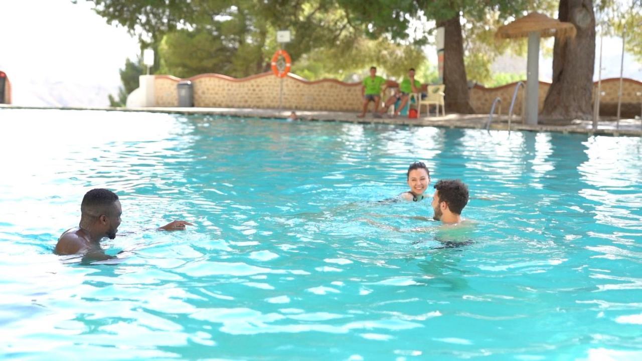 Villanueva de las Torres Balneario De Alicun De Las Torres מראה חיצוני תמונה