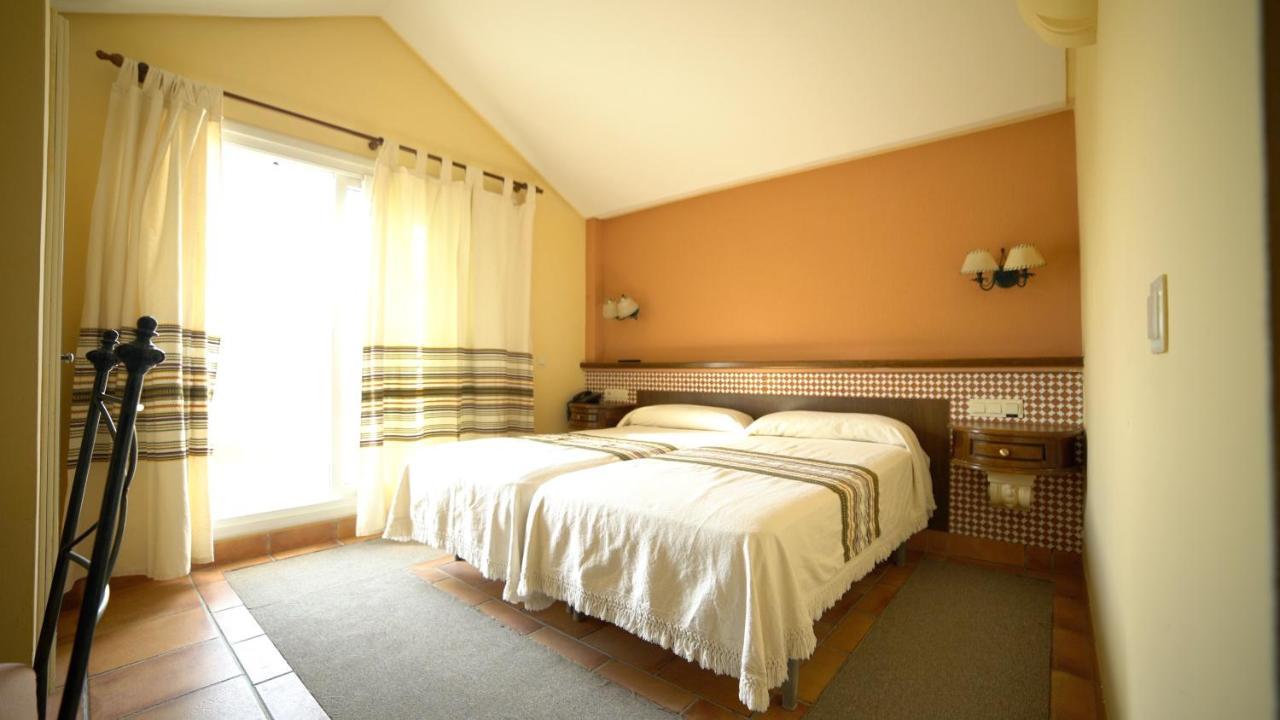 Villanueva de las Torres Balneario De Alicun De Las Torres מראה חיצוני תמונה