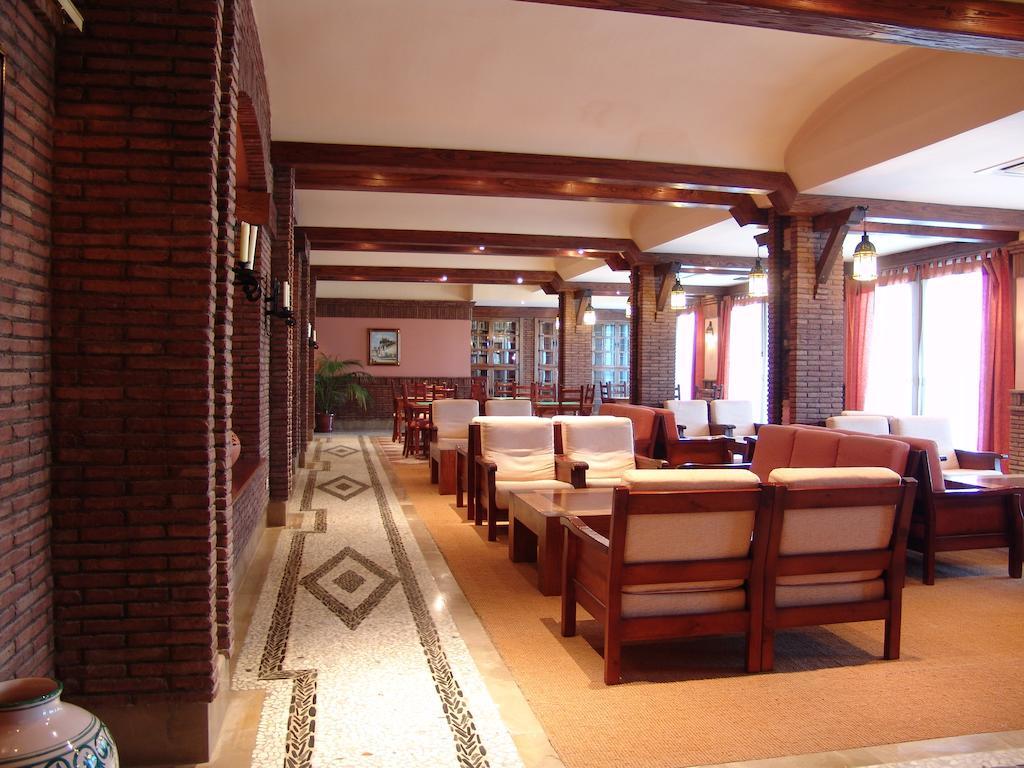 Villanueva de las Torres Balneario De Alicun De Las Torres מראה חיצוני תמונה