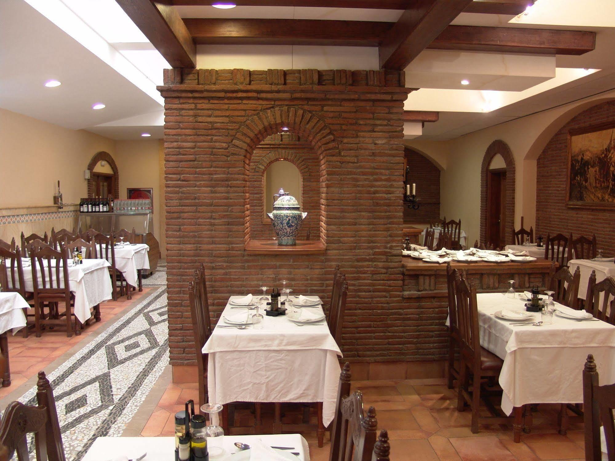 Villanueva de las Torres Balneario De Alicun De Las Torres מראה חיצוני תמונה